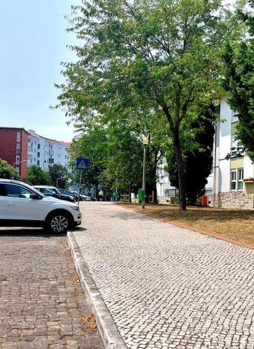 Apartment Oliva 50 - 4br, Office And Balcony Lisbon