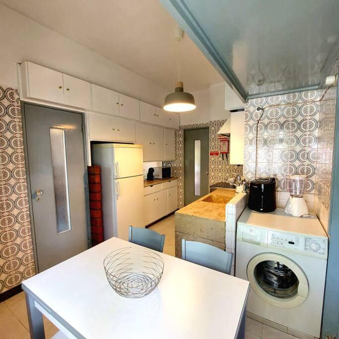 Oliva 50 - 4br, Office And Balcony Appartement