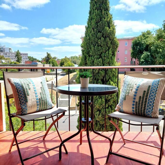 Oliva 50 - 4br, Office And Balcony Appartement